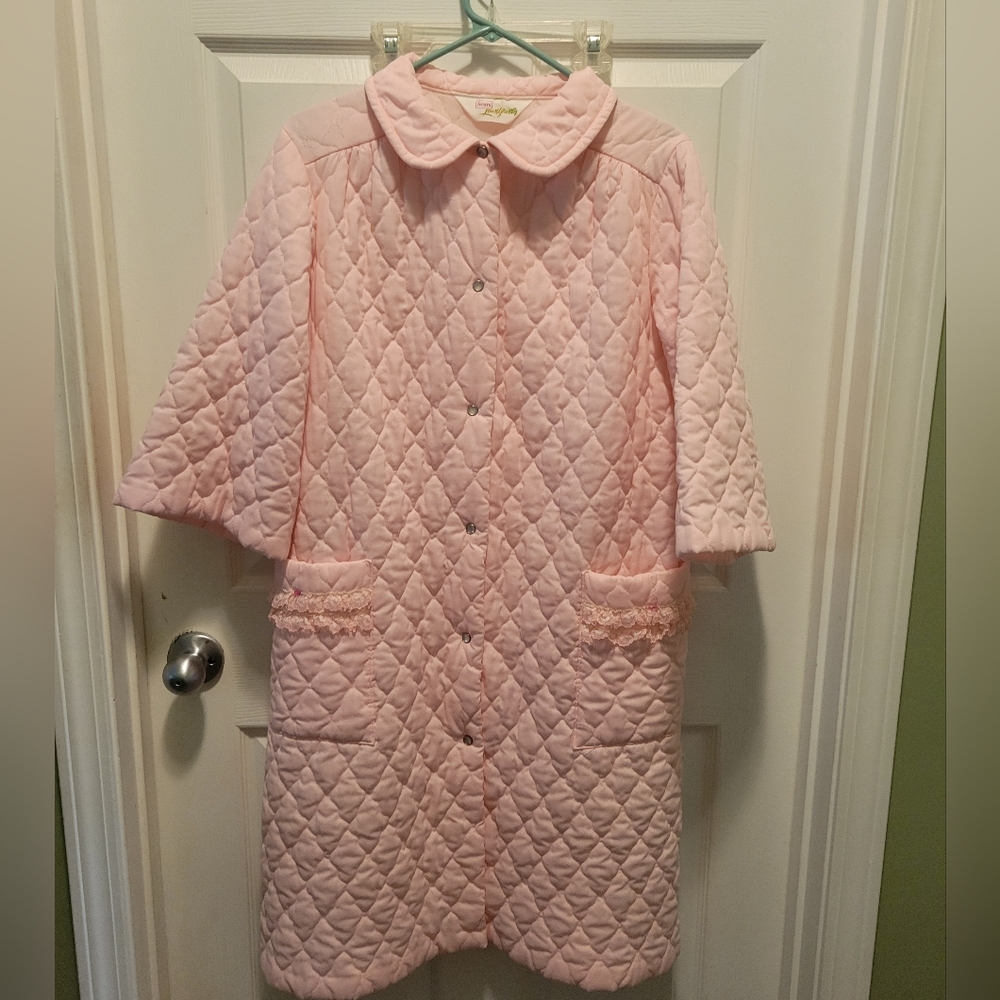 VINTAGE**Sears Lounge wear House Coat Quilted Pink!  Very Nice!